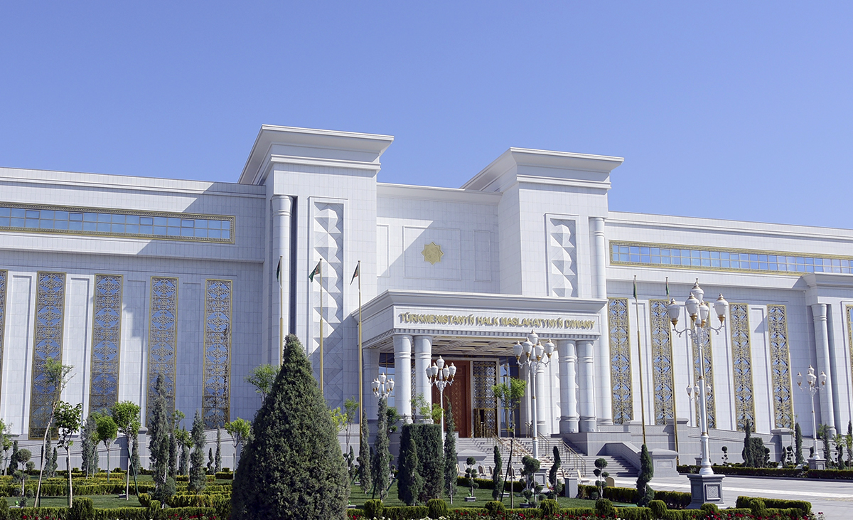 Türkmenistanyň Halk Maslahatynyň döredilmegi — geljegi nazarlaýan ösüşler